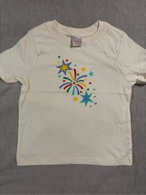 Hanna Andersson Fireworks Cream Tee with Colorful Starburst Print NWOT